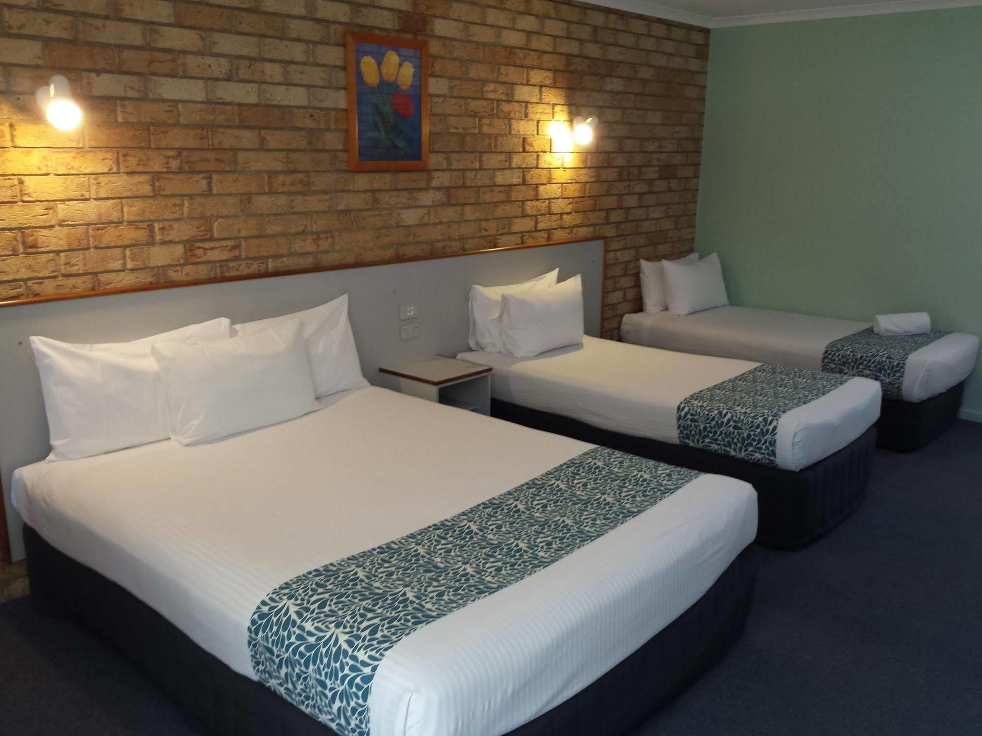 Sunshine Coast Motor Lodge Woombye Esterno foto